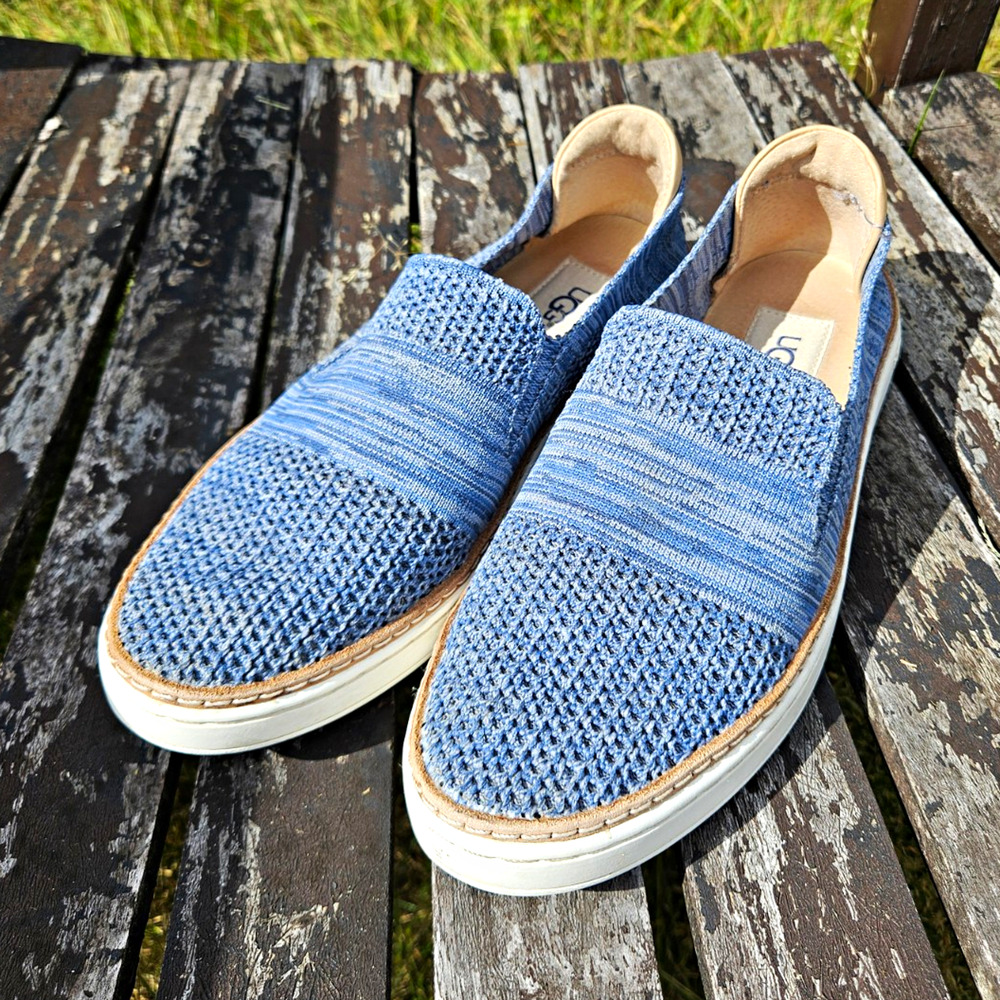 UGG Women's Blue Knit Synthetic Slip-On Flats Round Toe Rubber Sole US 7